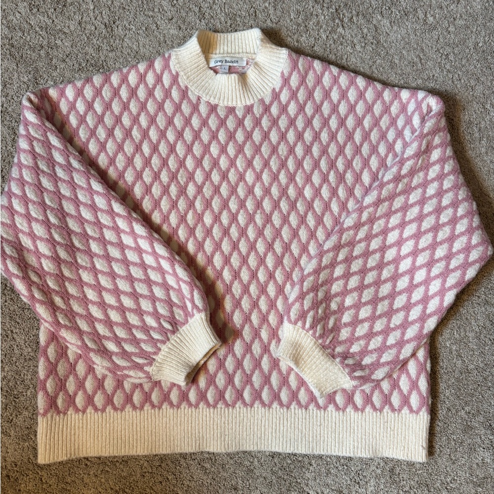 Grey Bandit Size L Pink and Cream Sweater